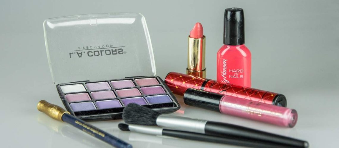 make-up-1180036_1280